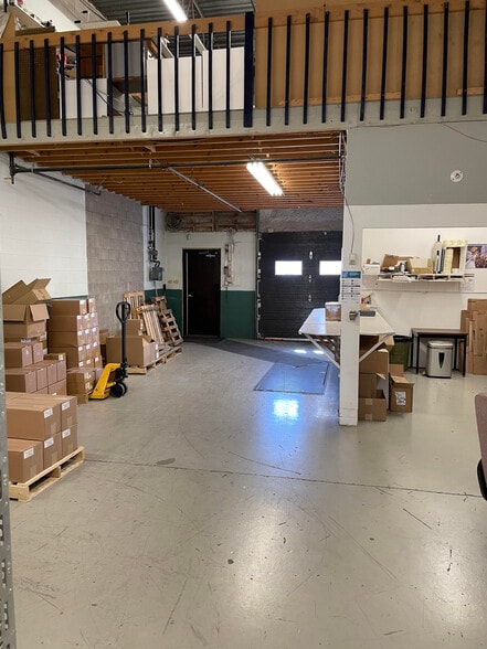 2095 Rue Frank-Carrel, Québec, QC for lease - Building Photo - Image 2 of 4