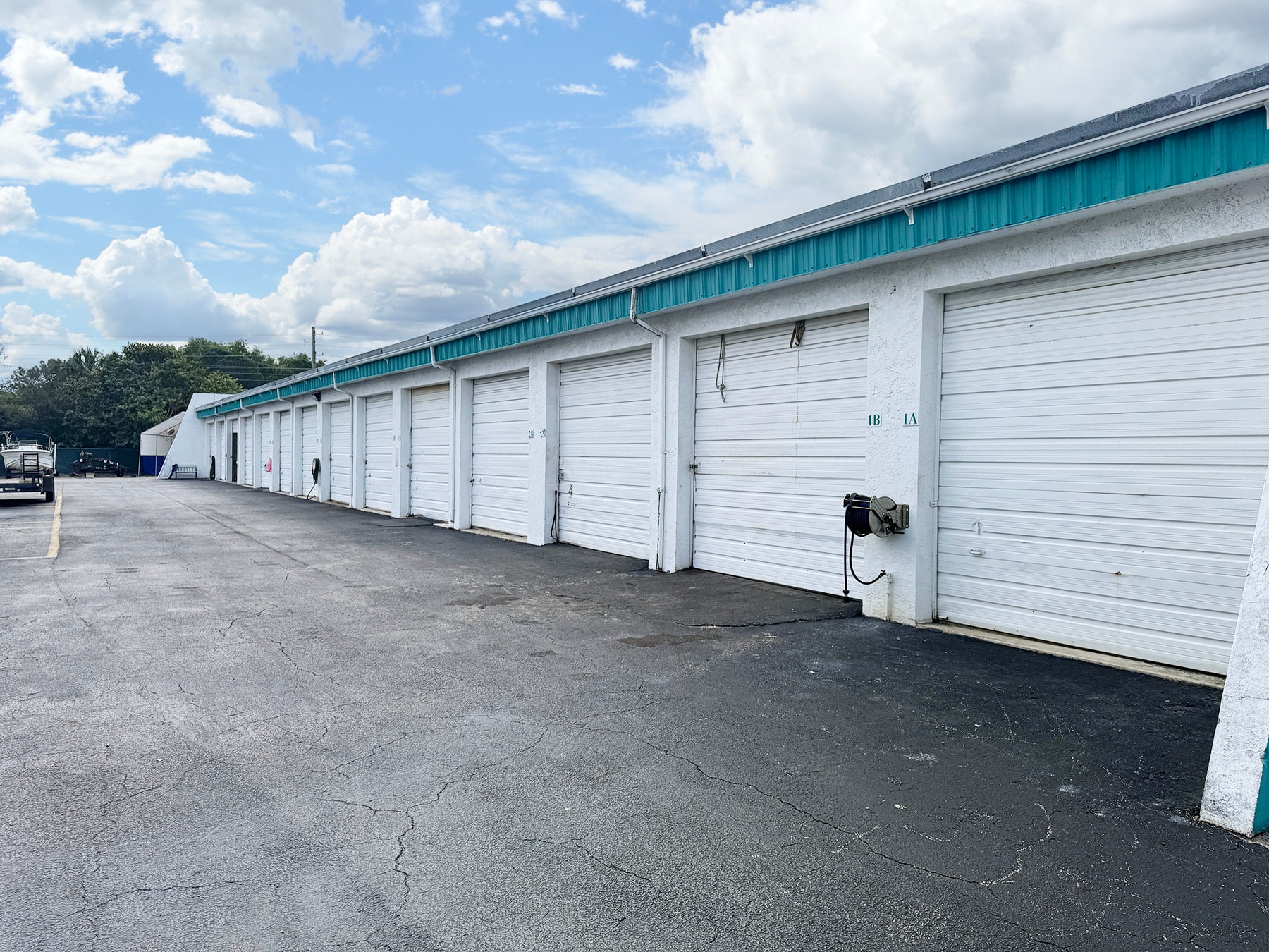 900-920 NE Industrial Blvd, Jensen Beach, FL à louer Photo intérieure- Image 1 de 1