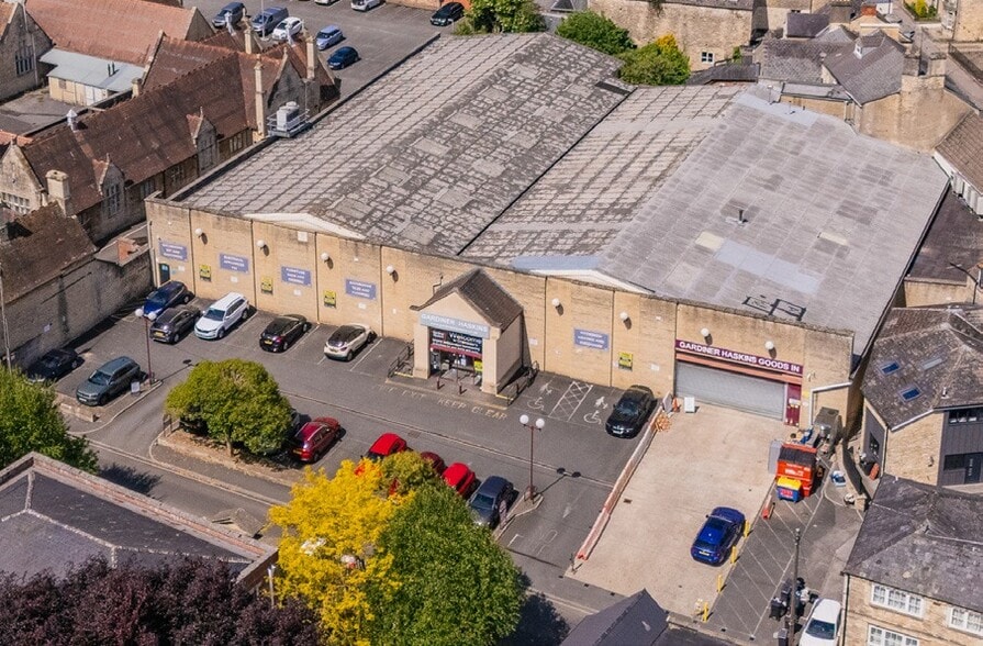 68-72 Dyer St, Cirencester for sale - Primary Photo - Image 1 of 7