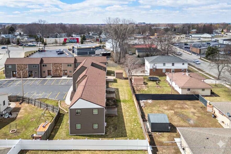 1747 Oakdale Ave, Green Bay, WI à vendre - Photo du bâtiment - Image 2 de 59