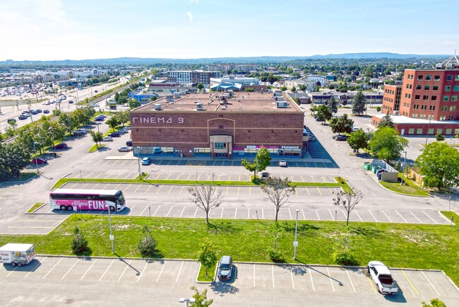 Plus de détails pour 120 Boul de l'Hôpital, Gatineau, QC - Commerce de détail à louer