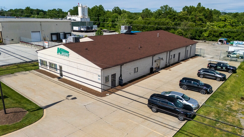 8601 Freeway Dr, Macedonia, OH à louer - Photo du bâtiment - Image 1 de 11