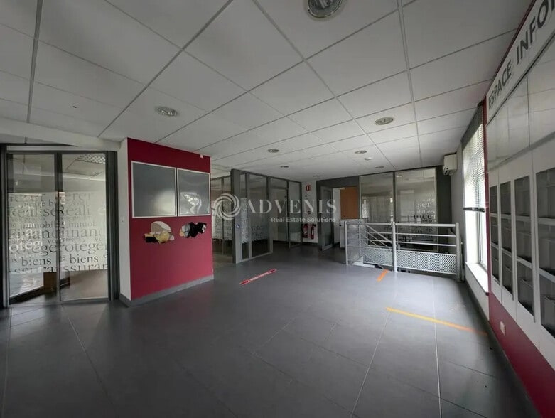 Retail in Reichstett for lease - Interior Photo - Image 3 of 11