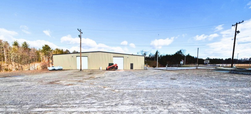 5875 W US Highway 421, Wilkesboro, NC for lease - Primary Photo - Image 1 of 1