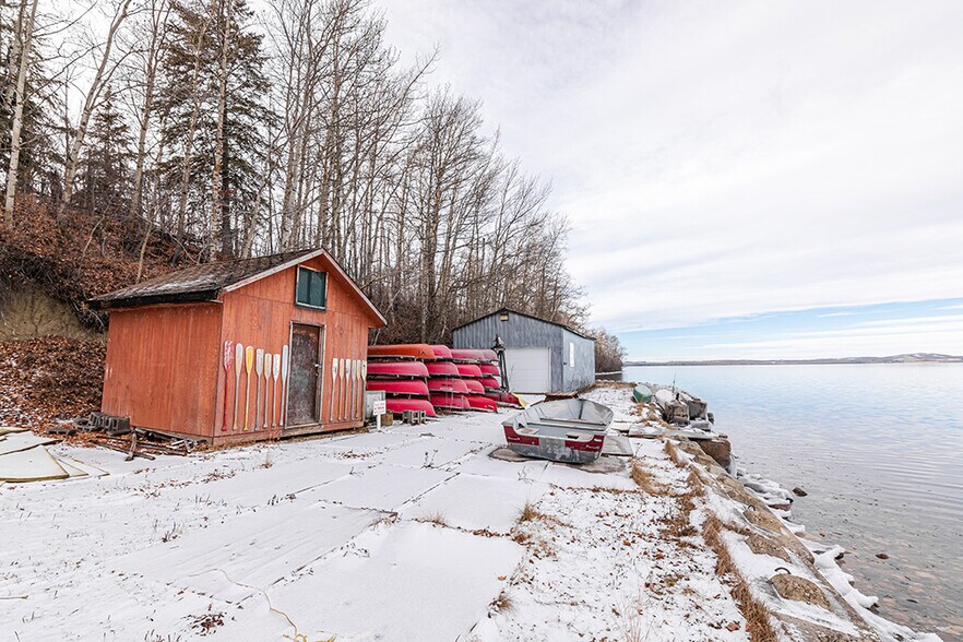 2124 Township 392 rd, Sylvan Lake, AB à vendre - Photo du bâtiment - Image 2 de 3