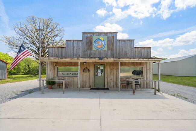 More details for 2598 Tennessee Ave N, Parsons, TN - Retail for Sale