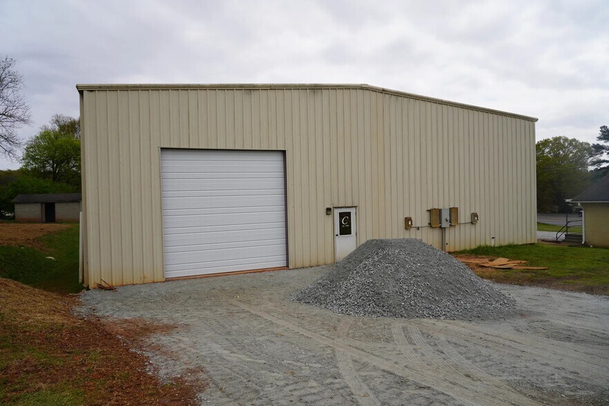 6114 US-76, Pendleton, SC à vendre - Photo du bâtiment - Image 2 de 16