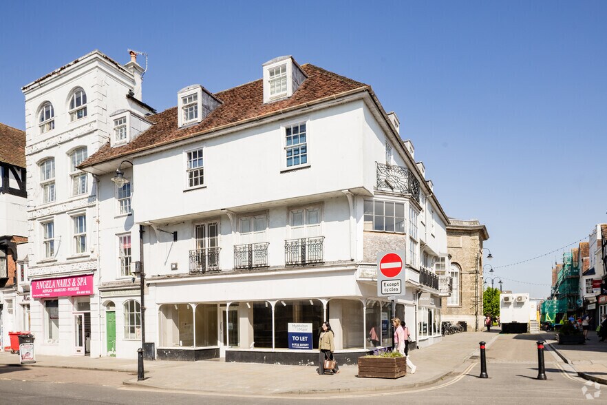 2 Queen St, Salisbury à louer - Photo du bâtiment - Image 2 de 2