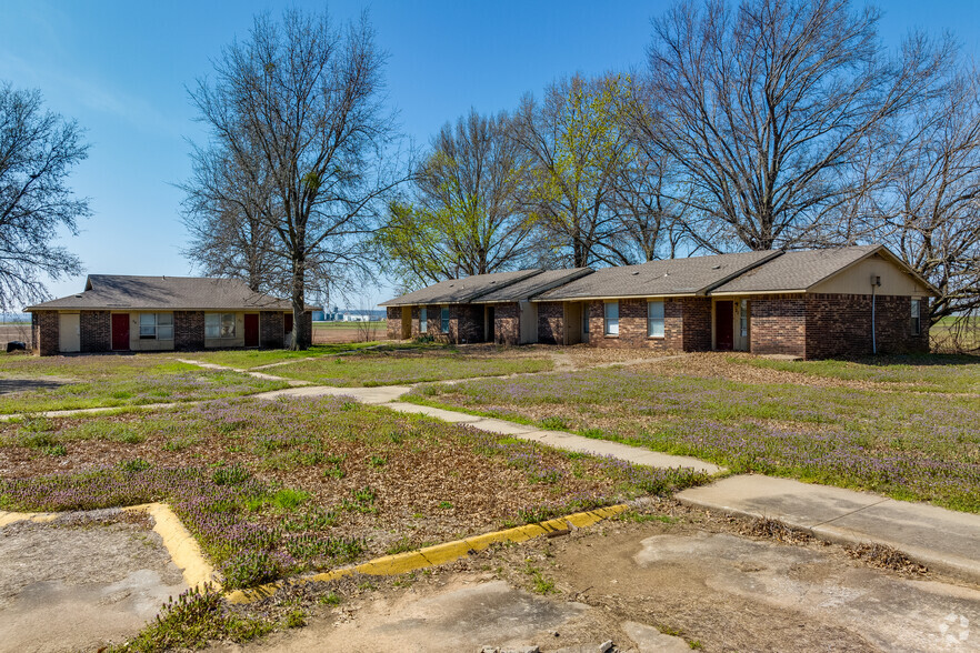 100 W. Oak St., Webbers Falls, OK à vendre - Photo du bâtiment - Image 1 de 1