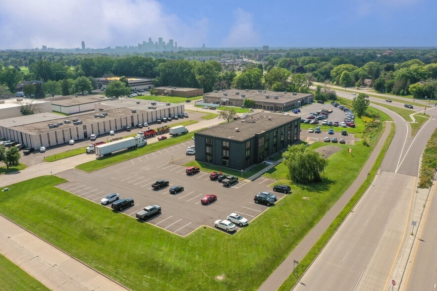 2817 S Anthony Ln, Saint Anthony, MN for lease - Building Photo - Image 2 of 31