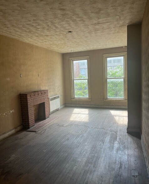 1023 S Charles St, Baltimore, MD for sale - Interior Photo - Image 2 of 8
