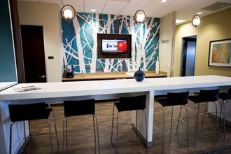 675 Town Square Blvd, Garland, TX for lease Interior Photo- Image 2 of 8