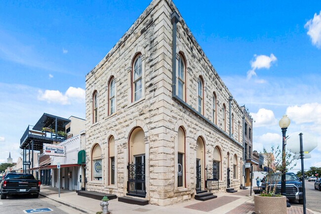 More details for 200 E Central Ave, Belton, TX - Office for Sale