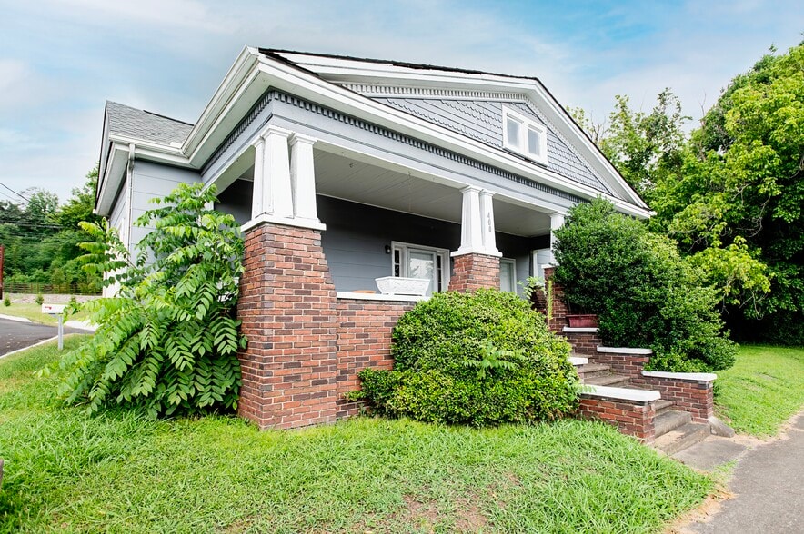 400 Main St, Clinton, TN à vendre - Photo du bâtiment - Image 1 de 25