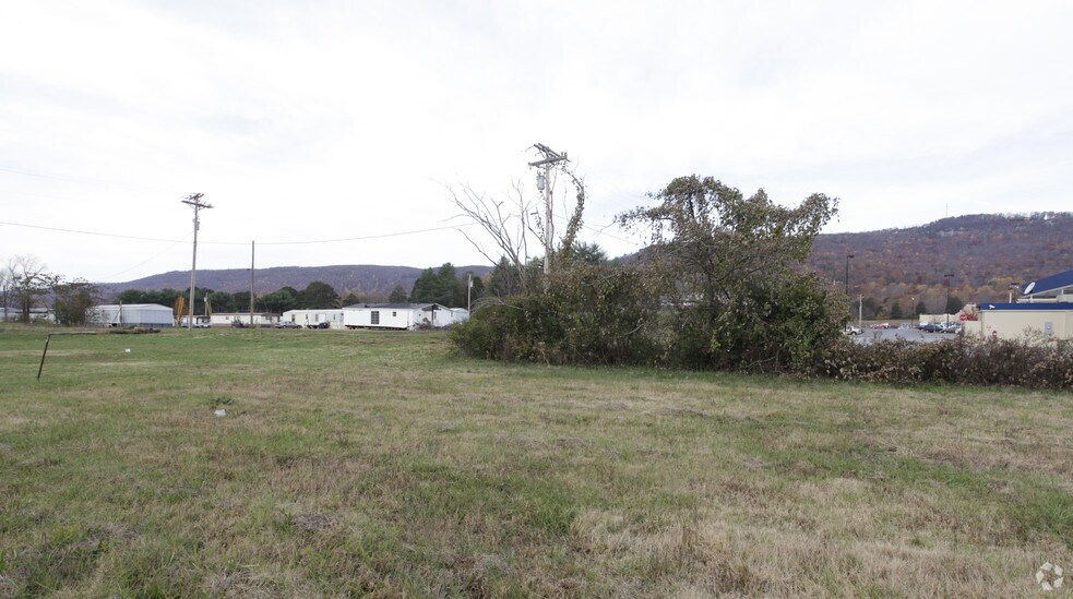 16741 Rankin Ave, Dunlap, TN à vendre - Photo du bâtiment - Image 2 de 15