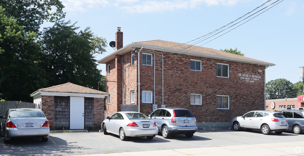 680 Broadway, Massapequa, NY for lease - Building Photo - Image 3 of 3