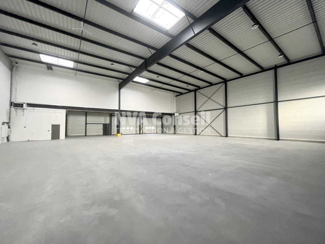 6 Avenue Du Vert Galant, SAINT-OUEN-L'AUMONE for lease Building Photo- Image 1 of 28