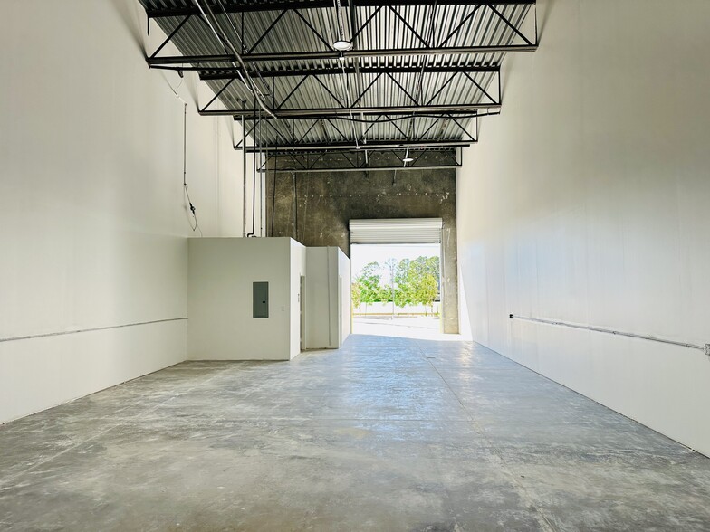 20140 Holzwarth Rd, Spring, TX for lease - Primary Photo - Image 1 of 7