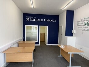 77 Rowlands Rd, Worthing for lease Interior Photo- Image 2 of 4
