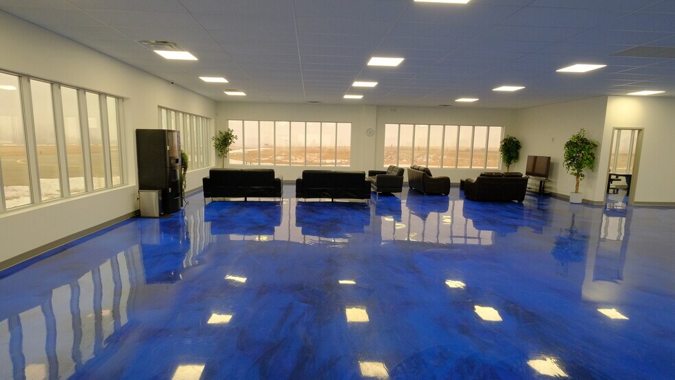 Portfolio of 2 For Sale portefeuille de 2 propriétés à vendre sur LoopNet.ca - Photo du bâtiment - Image 2 de 6