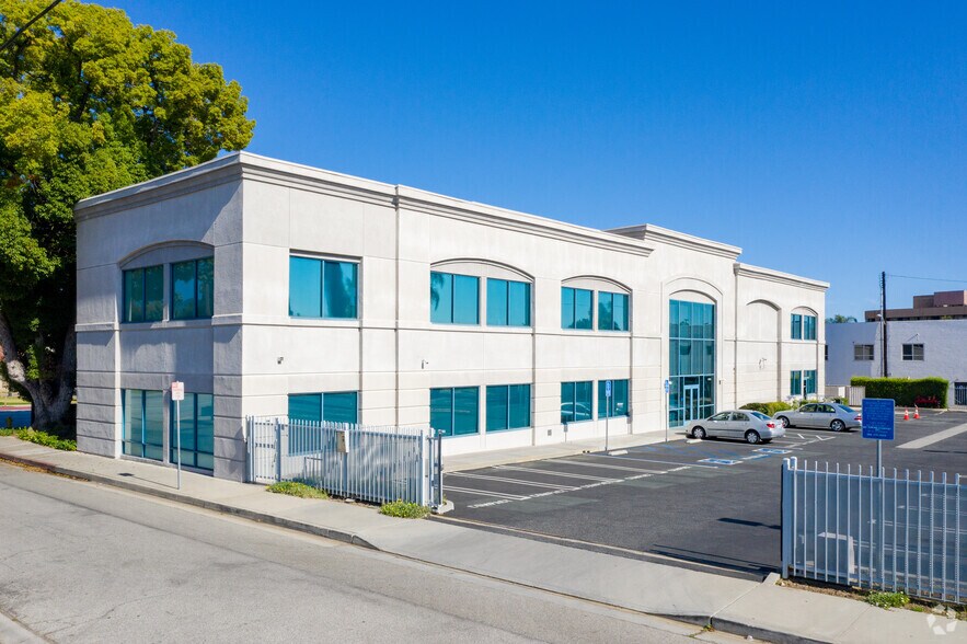 257 S Fair Oaks Ave, Pasadena, CA à louer - Photo du bâtiment - Image 3 de 9