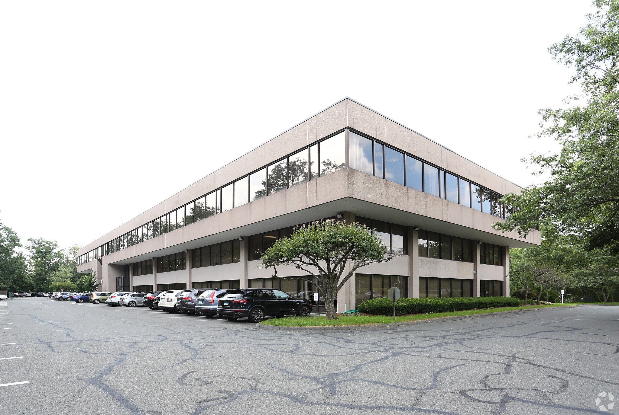 231 Farmington Ave, Farmington, CT à louer Photo du bâtiment- Image 1 de 9
