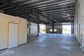 62980 Boyd Acres Rd, Bend, OR for lease Interior Photo- Image 2 of 18