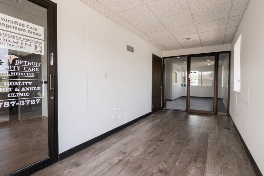 5265 W Pierson Rd, Flushing, MI à vendre - Photo intérieure - Image 2 de 20