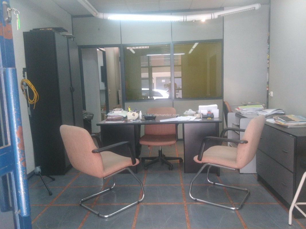 Commerce de détail dans Cáceres, Cáceres à louer Photo principale- Image 1 de 11