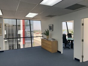 9660 Flair Dr, El Monte, CA à louer Photo intérieure- Image 2 de 12