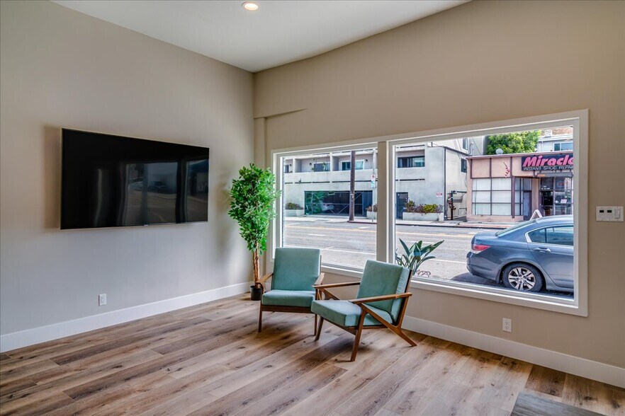 323-325 Culver Blvd, Playa Del Rey, CA à vendre - Photo du bâtiment - Image 3 de 56