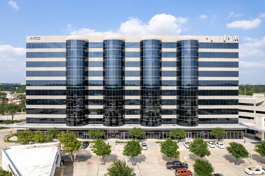 17950 Preston Rd, Dallas, TX à louer - Photo du bâtiment - Image 2 de 32