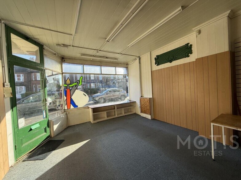 304 Cheriton Rd, Folkestone à louer - Photo du bâtiment - Image 2 de 6