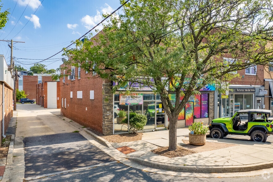 13-15 Center Pl, Dundalk, MD for lease - Building Photo - Image 3 of 9