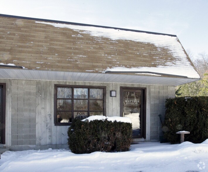 146 Londonderry Tpke, Hooksett, NH à vendre - Photo du bâtiment - Image 2 de 3