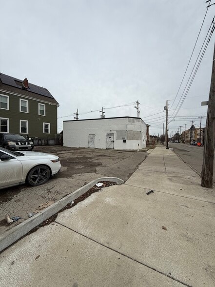 860 E Long St, Columbus, OH for lease - Building Photo - Image 2 of 6