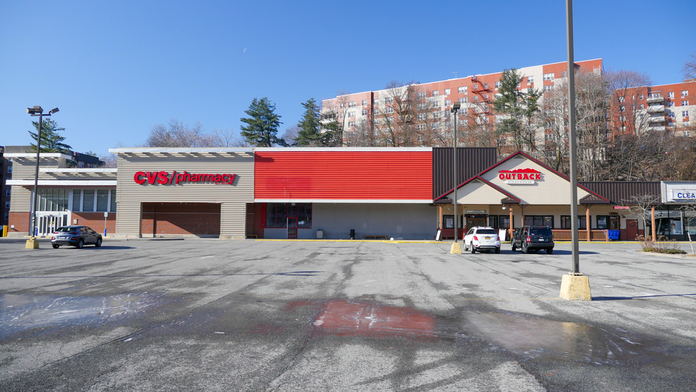 1703-1745 Central Park Ave, Yonkers, NY à vendre - Photo du bâtiment - Image 1 de 1