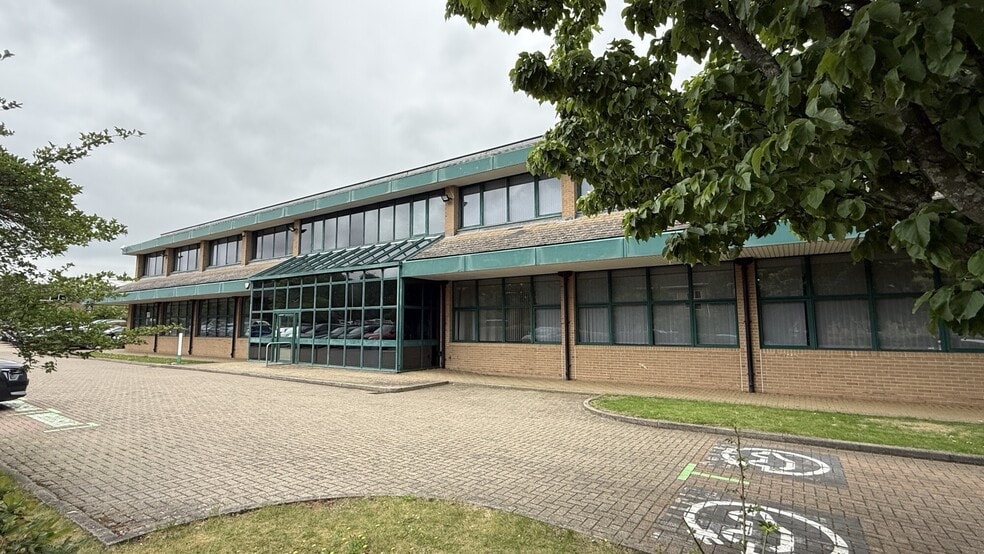 Rutherford Clos, Stevenage for lease - Building Photo - Image 1 of 18