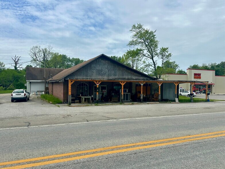 1025 Highway 150 NE, Palmyra, IN à vendre - Photo du bâtiment - Image 3 de 11
