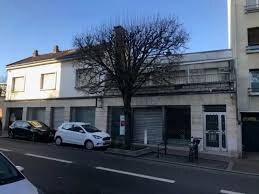 Commerce de détail dans Clamart à vendre Photo du bâtiment- Image 1 de 7