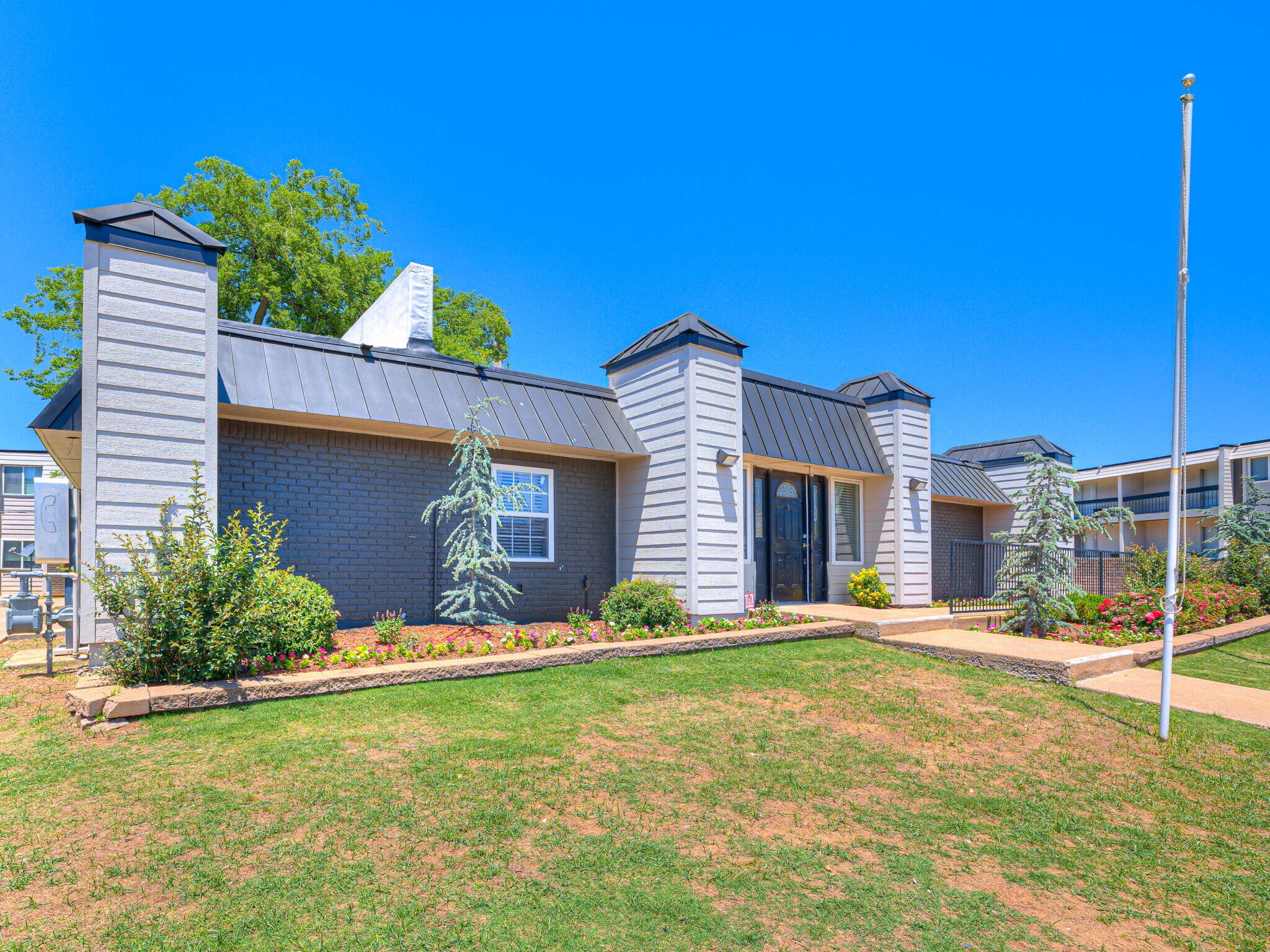 11107 E Brady St, Tulsa, OK à vendre Photo principale- Image 1 de 22