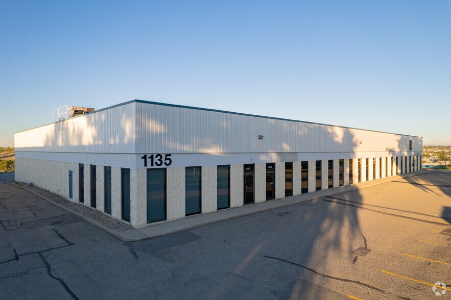 1135 44th Ave SE, Calgary, AB for sale - Primary Photo - Image 1 of 1