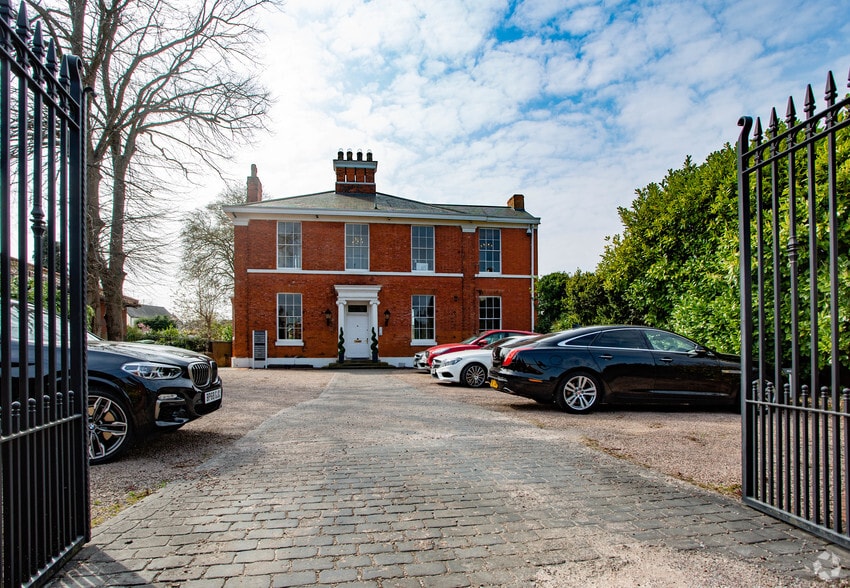 321 Tettenhall Rd, Wolverhampton for lease - Building Photo - Image 1 of 4