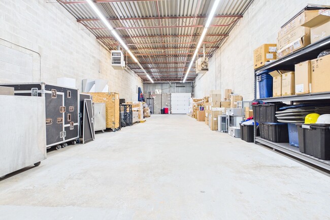 Plus de détails pour 2710 Lancaster Rd, Ottawa, ON - Industriel à vendre