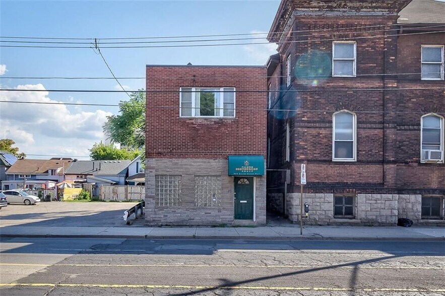 534 Barton St E, Hamilton, ON for sale - Building Photo - Image 1 of 1