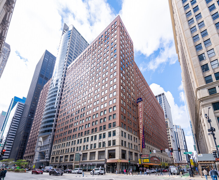 134 N LaSalle St, Chicago, IL for lease - Building Photo - Image 2 of 6