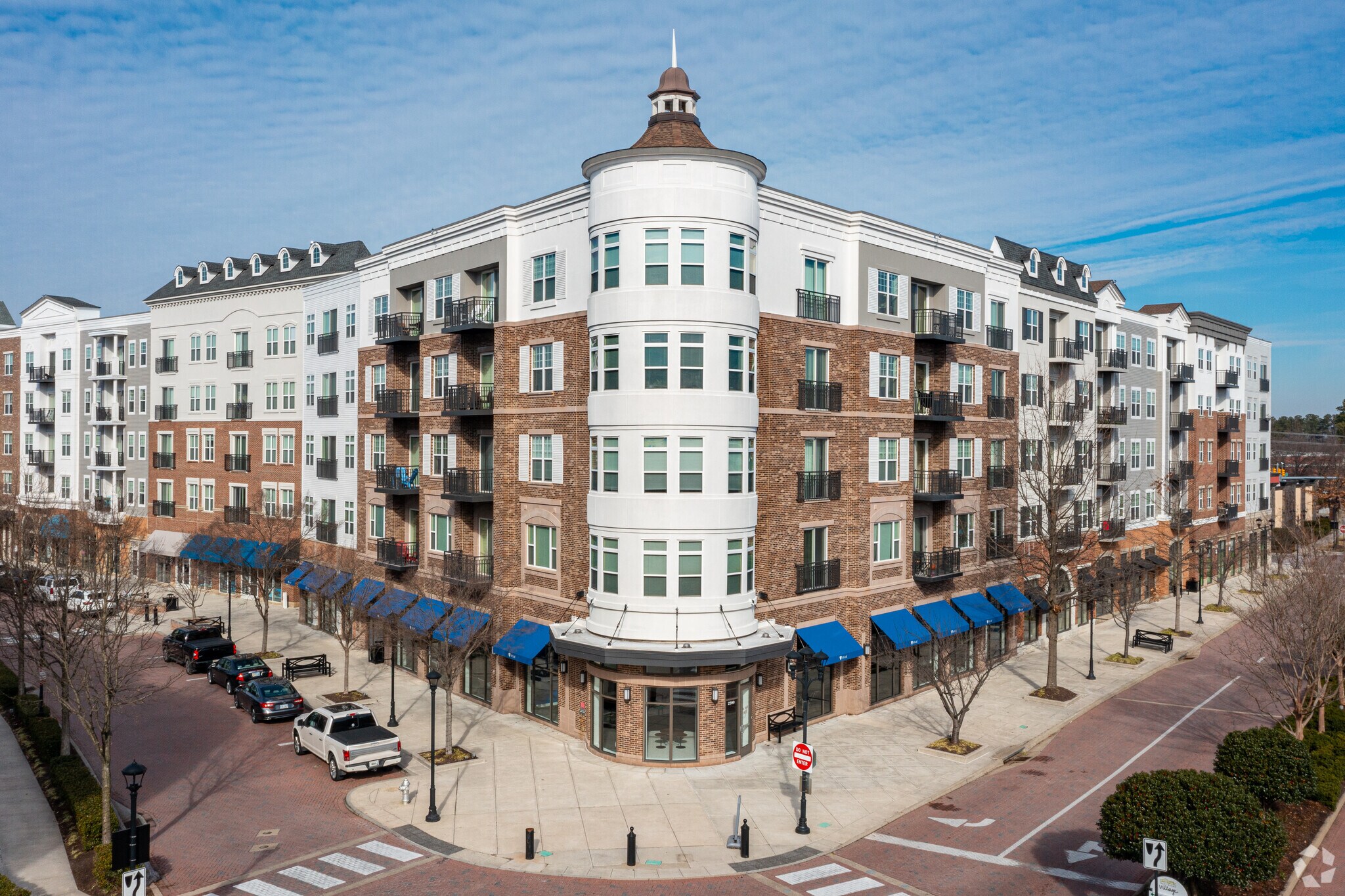 11275 W Broad St, Glen Allen, VA à louer Photo du bâtiment- Image 1 de 16