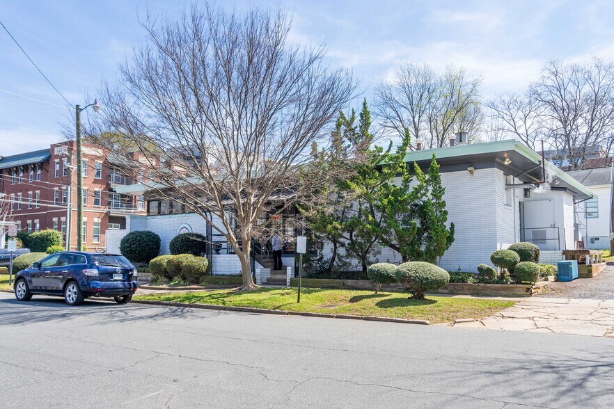 1900 E 7th St, Charlotte, NC à louer - Photo du bâtiment - Image 3 de 4