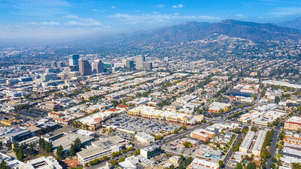 249 N Glendale Ave, Glendale, CA à louer - Photo du bâtiment - Image 3 de 7