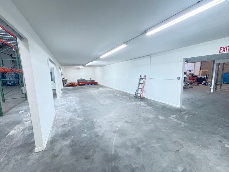 836-852 Stanton Rd, Burlingame, CA à louer - Photo du bâtiment - Image 2 de 12